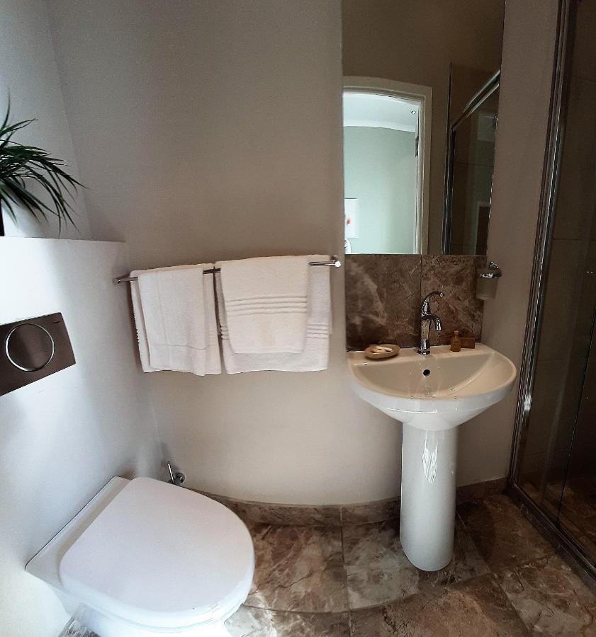 The Greenhouse Guesthouse Кейптаун Екстериор снимка