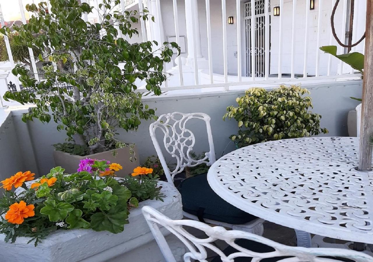 The Greenhouse Guesthouse Кейптаун Екстериор снимка