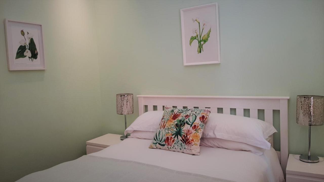 The Greenhouse Guesthouse Кейптаун Екстериор снимка